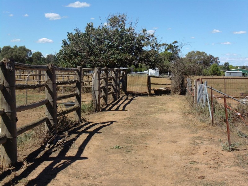 65 Kelly Road, Parkes NSW 2870