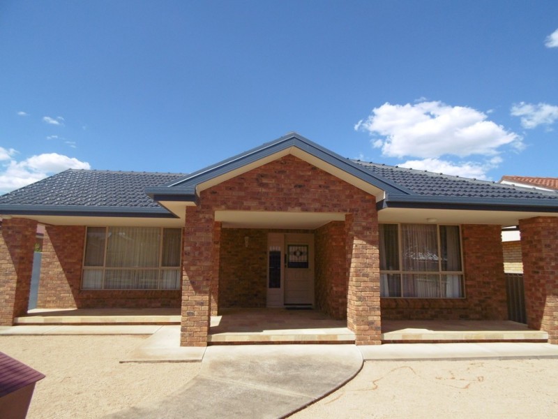 361 Clarinda Street, Parkes NSW 2870