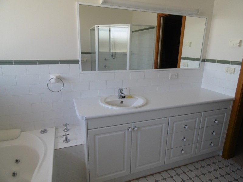 361 Clarinda Street, Parkes NSW 2870