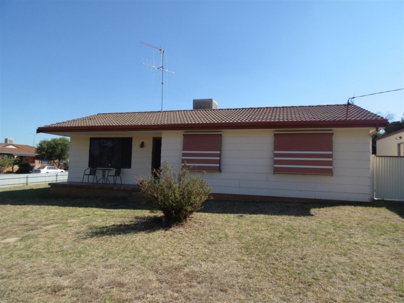 2 Werona Place, Parkes NSW 2870