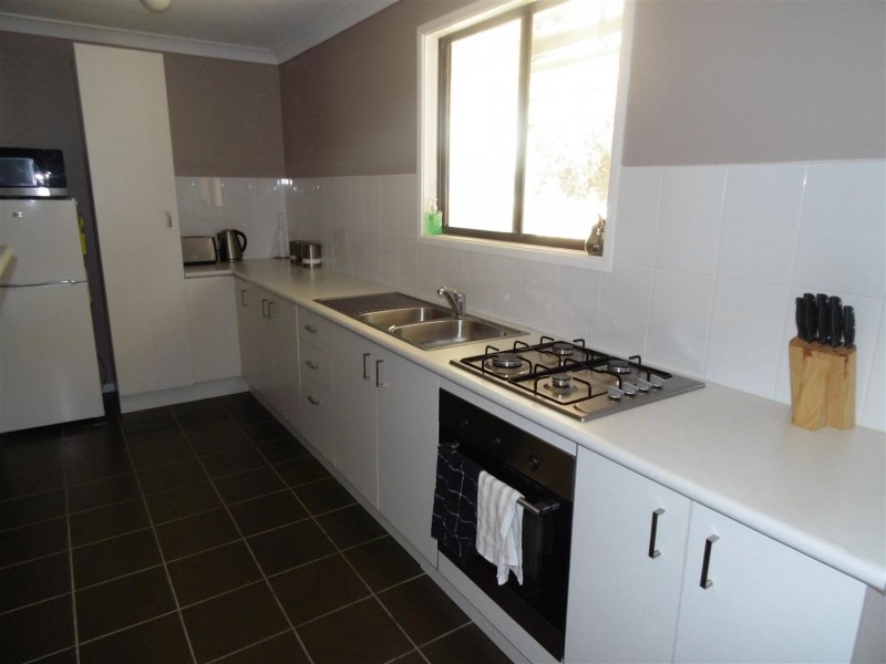 2 Werona Place, Parkes NSW 2870