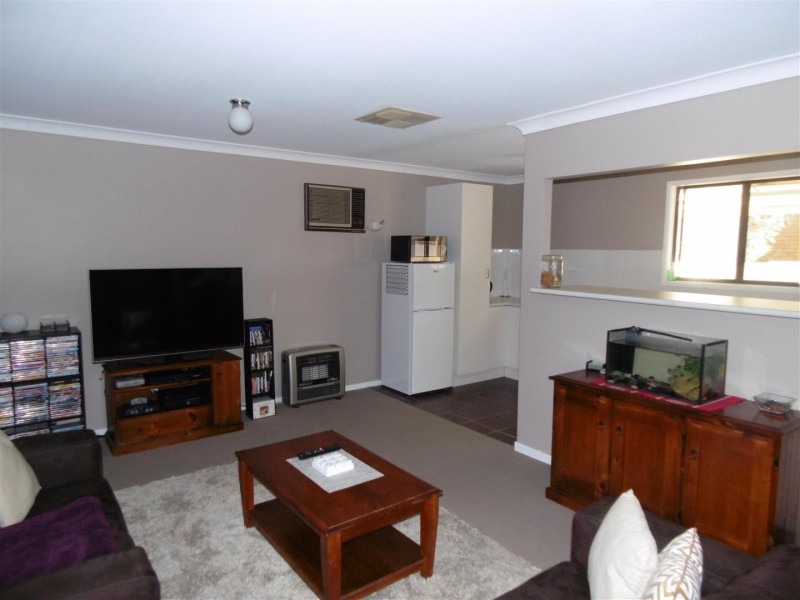 2 Werona Place, Parkes NSW 2870