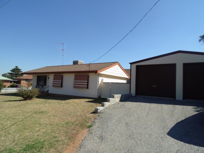 2 Werona Place, Parkes NSW 2870