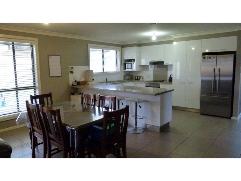 28 York Street, Forbes NSW 2871