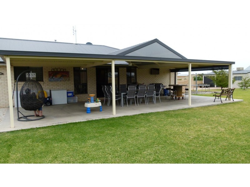 28 York Street, Forbes NSW 2871