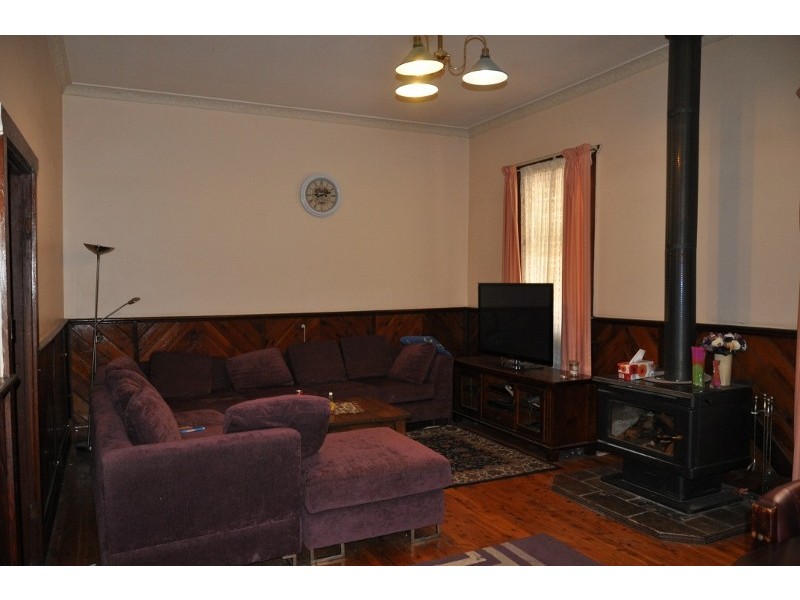 3 West Street, Eugowra NSW 2806