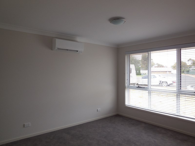 10 John Girdham Place, Forbes NSW 2871