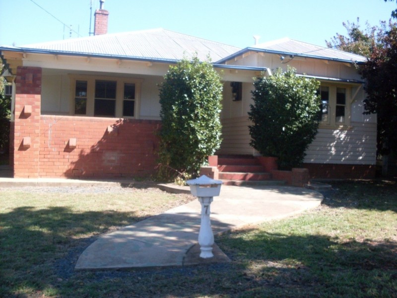 7 Phoenix, Parkes NSW 2870