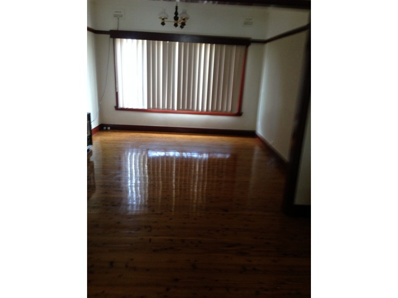 7 Phoenix, Parkes NSW 2870