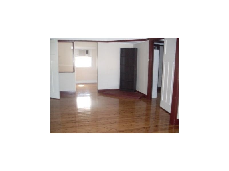 7 Phoenix, Parkes NSW 2870
