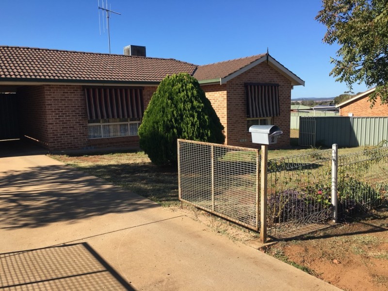 2 Warragrah Place, Parkes NSW 2870