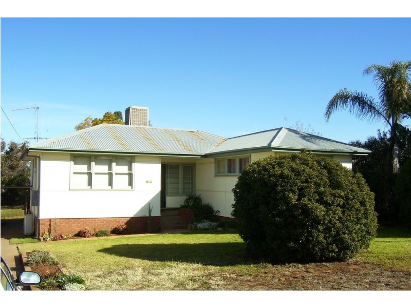 23 Want Street, Parkes NSW 2870