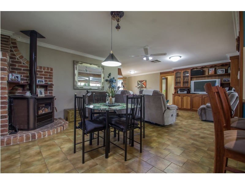 11 Alder Street, Forbes NSW 2871