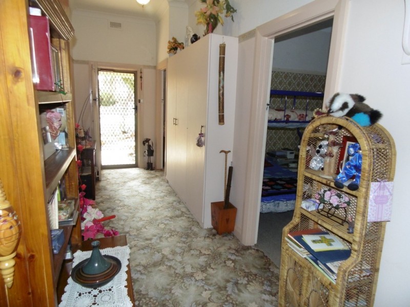 81 Dalton Street, Parkes NSW 2870
