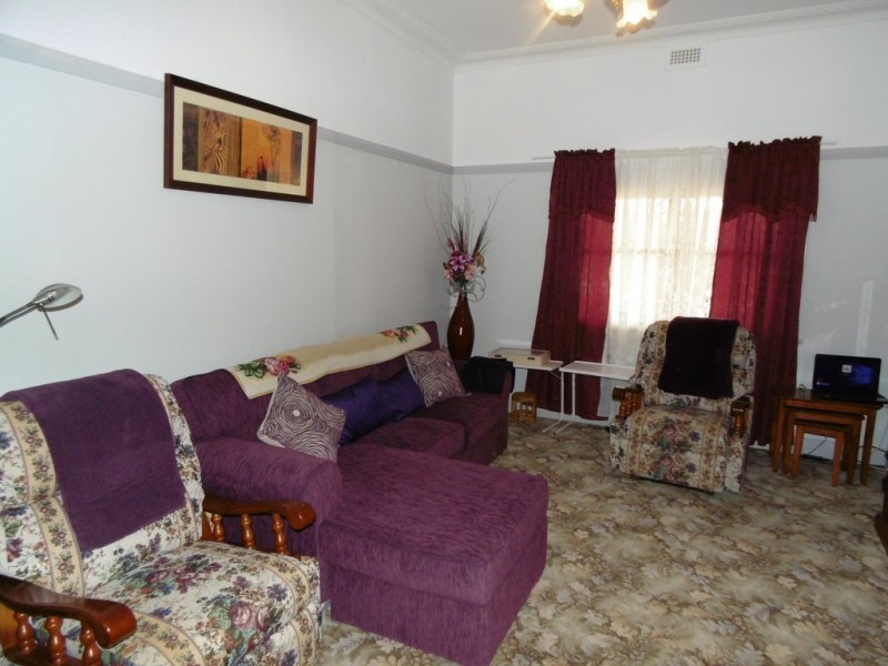 81 Dalton Street, Parkes NSW 2870