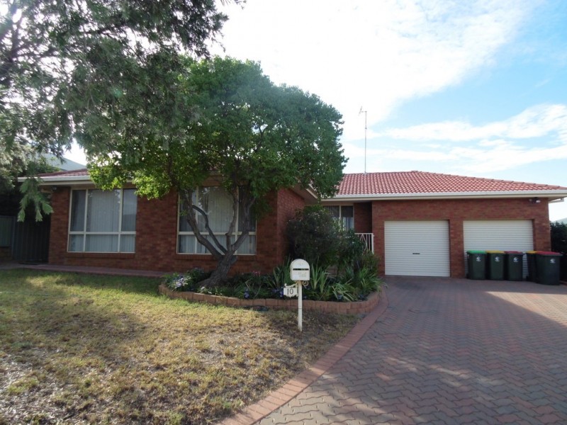 10 Highland Avenue, Parkes NSW 2870