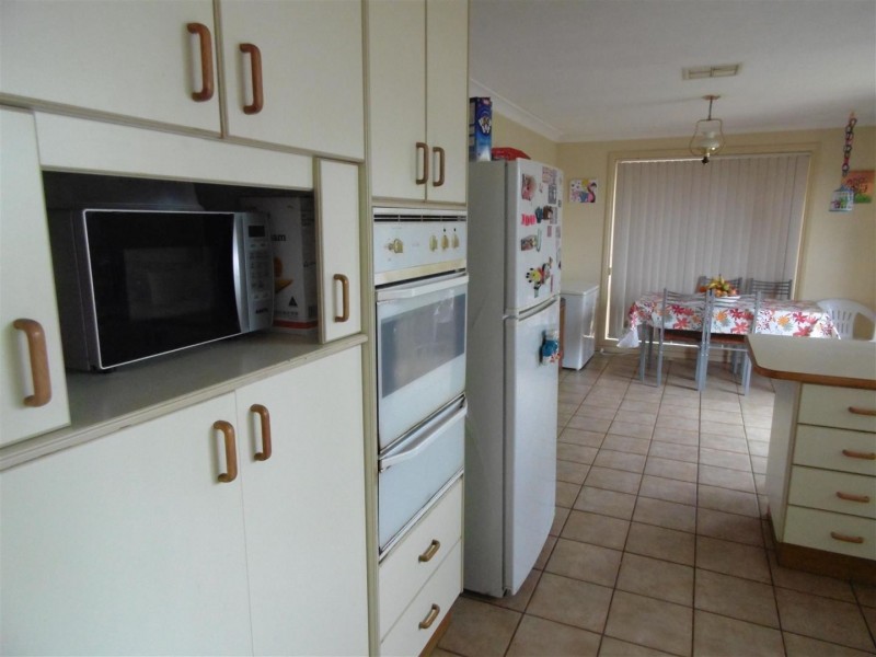 10 Highland Avenue, Parkes NSW 2870