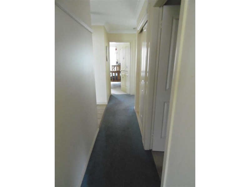 10 Highland Avenue, Parkes NSW 2870