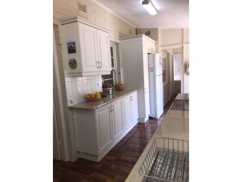 50 Orange Street, Parkes NSW 2870