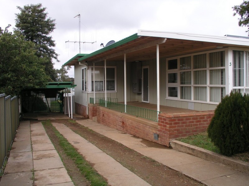 3 Middleton Street, Parkes NSW 2870