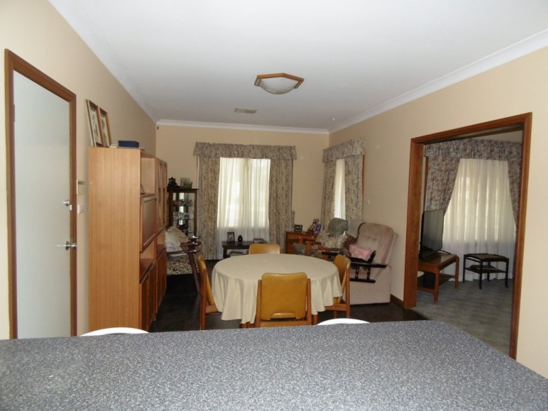 18 Dalley Street, Parkes NSW 2870