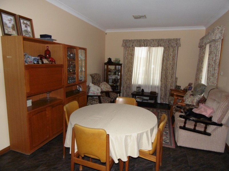 18 Dalley Street, Parkes NSW 2870
