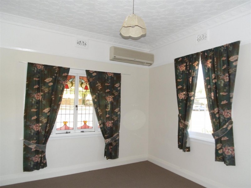 114-116 Clarinda Street, Parkes NSW 2870