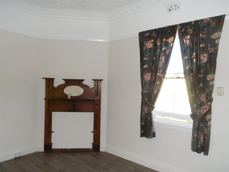 114-116 Clarinda Street, Parkes NSW 2870
