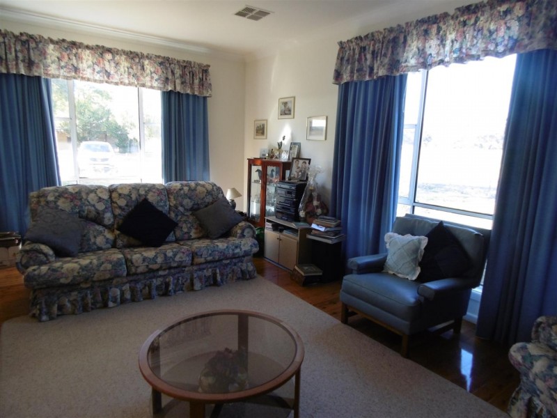 8834 Henry Parkes Way, Parkes NSW 2870