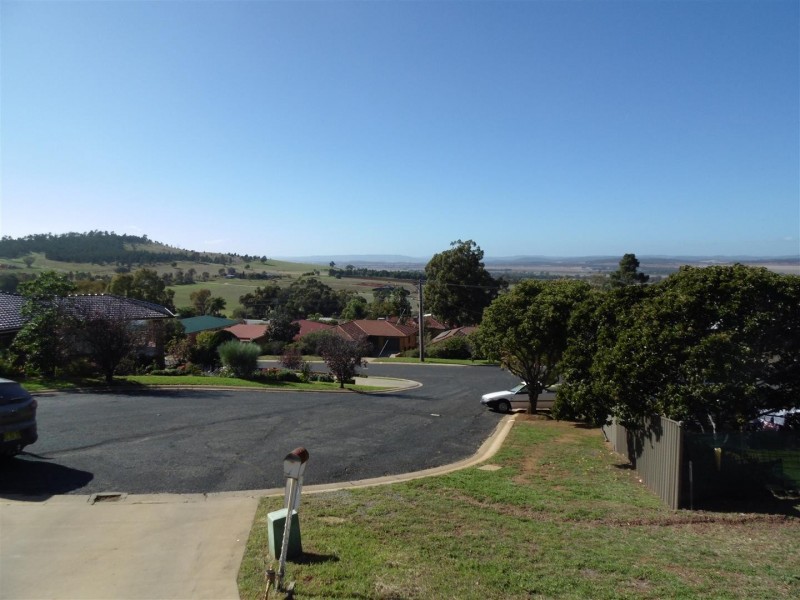 10 Valley View Place, Parkes NSW 2870