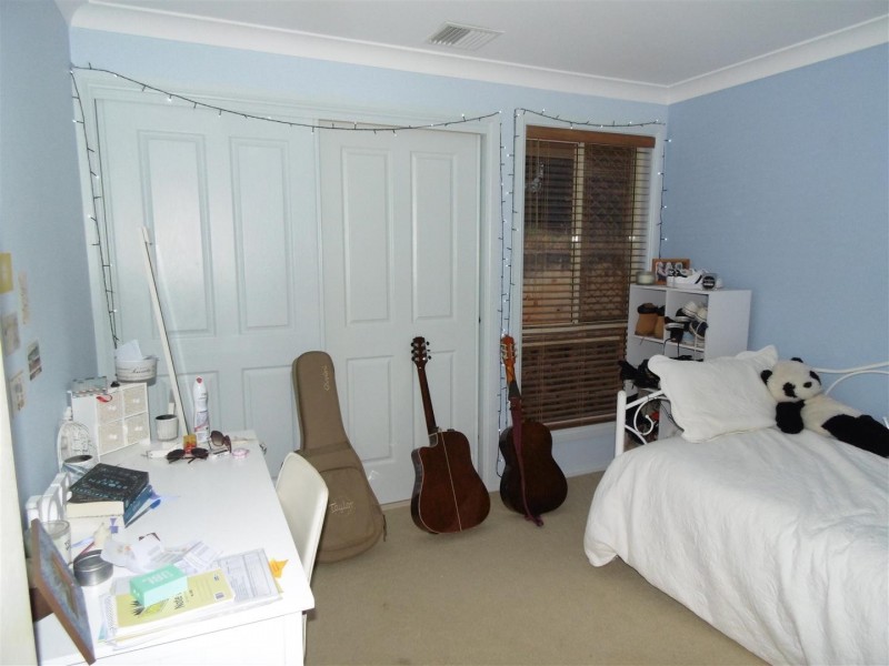 8 Valley View Place, Parkes NSW 2870