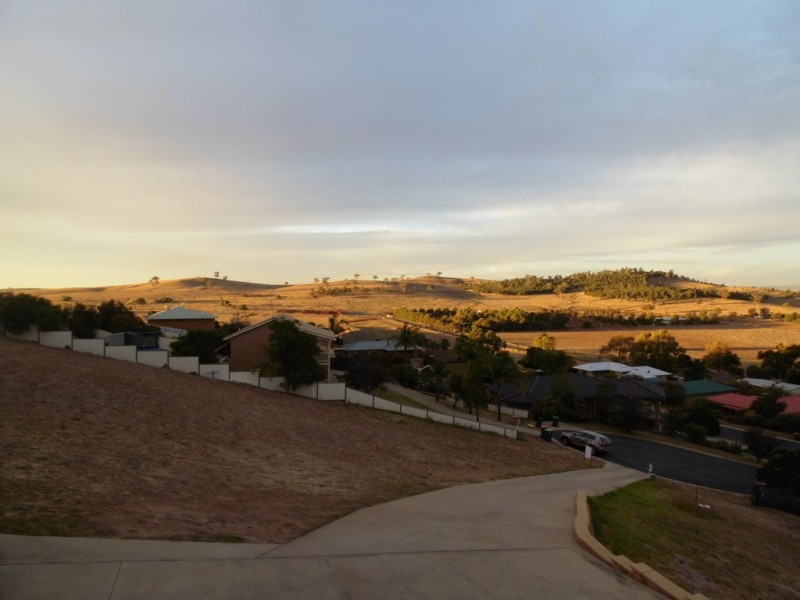 8 Valley View Place, Parkes NSW 2870