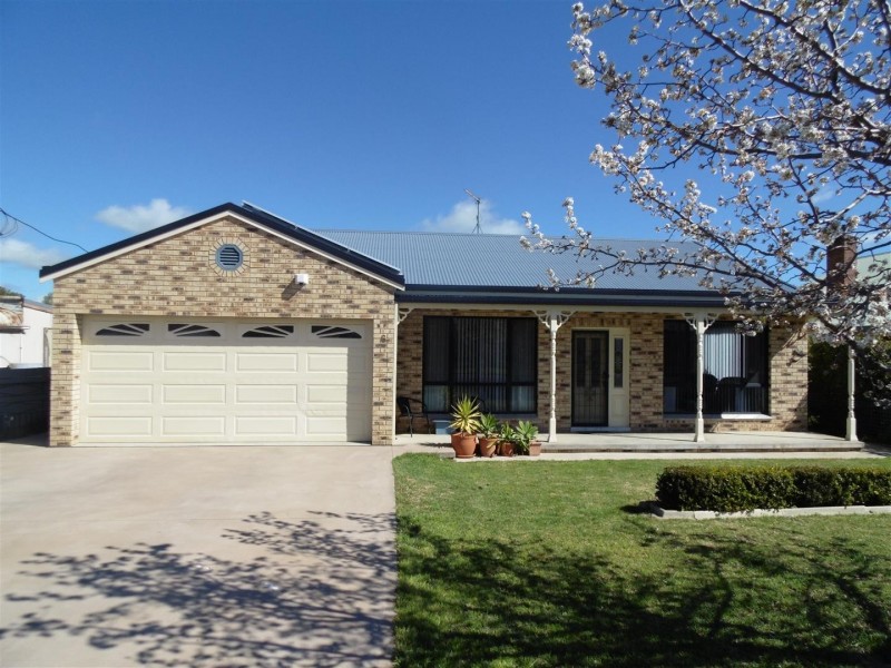 6 Talbot Street, Parkes NSW 2870