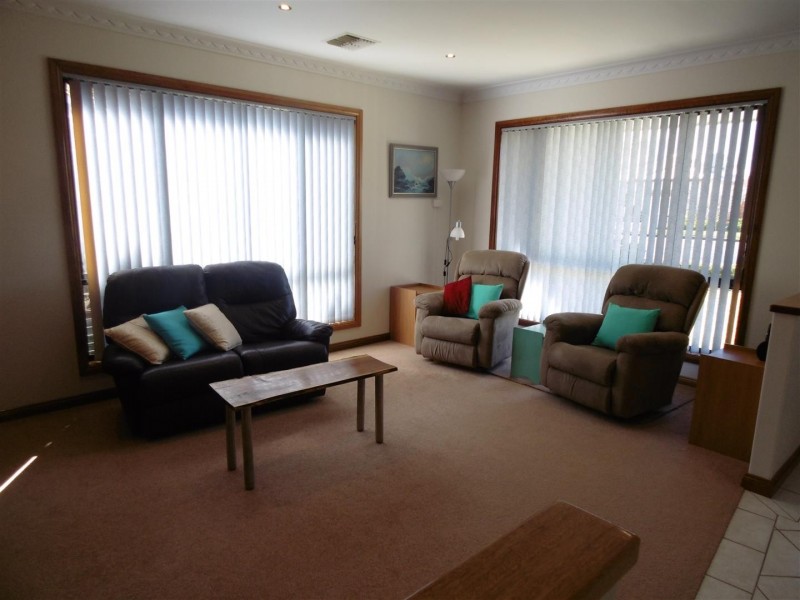 6 Talbot Street, Parkes NSW 2870