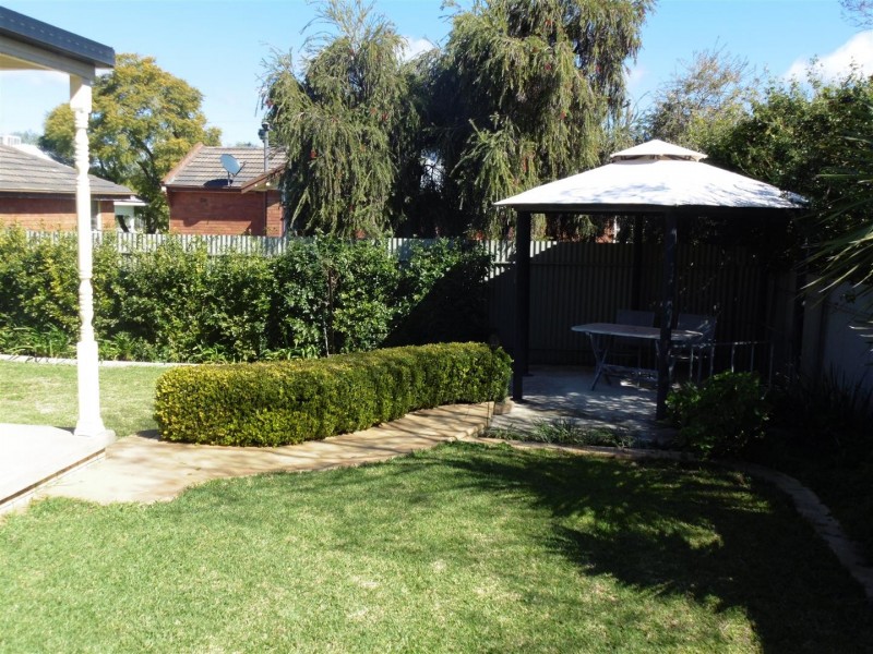 6 Talbot Street, Parkes NSW 2870