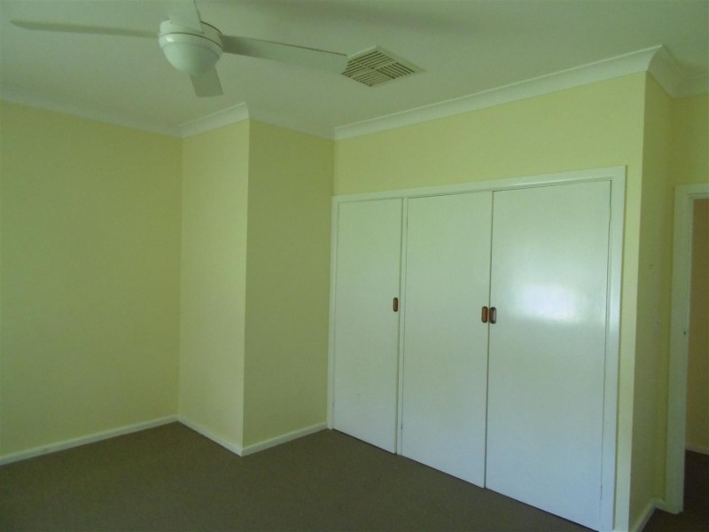 3 Waratah Street, Parkes NSW 2870