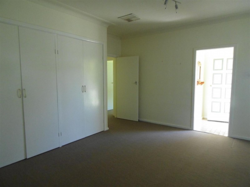 3 Waratah Street, Parkes NSW 2870