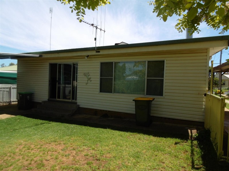 3 Waratah Street, Parkes NSW 2870