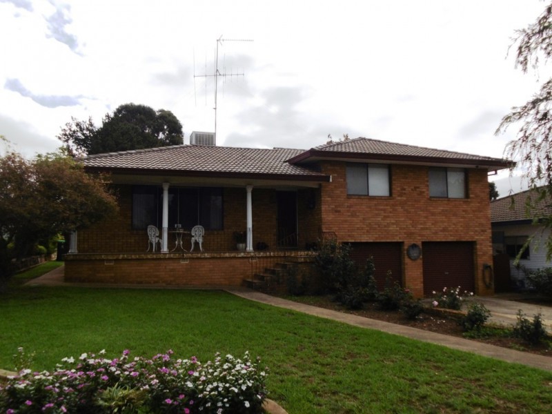 30 Reid Street, Parkes NSW 2870
