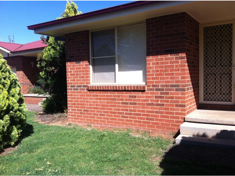 2/35a Cecile, Parkes NSW 2870