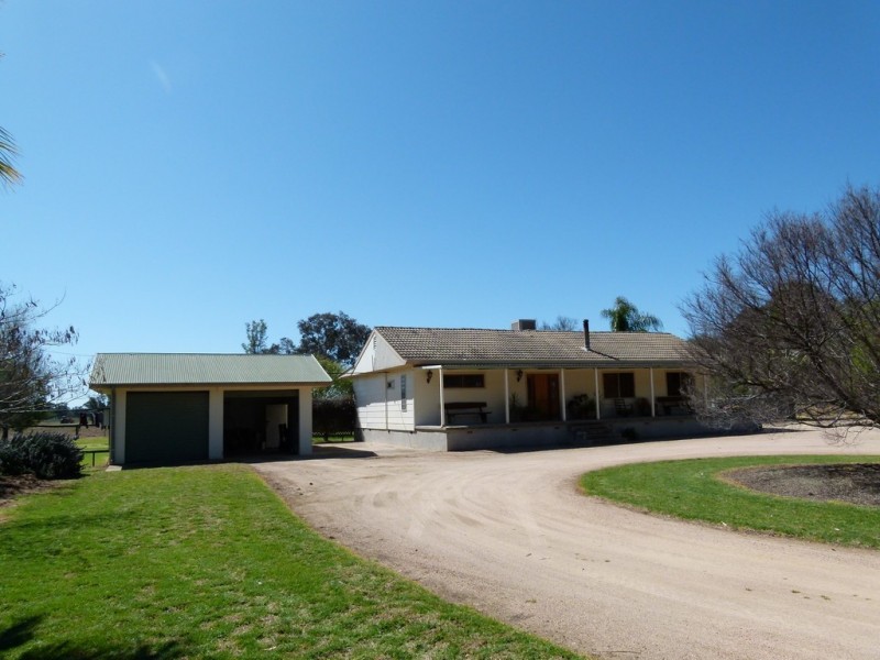 232 Bathurst Street, Forbes NSW 2871