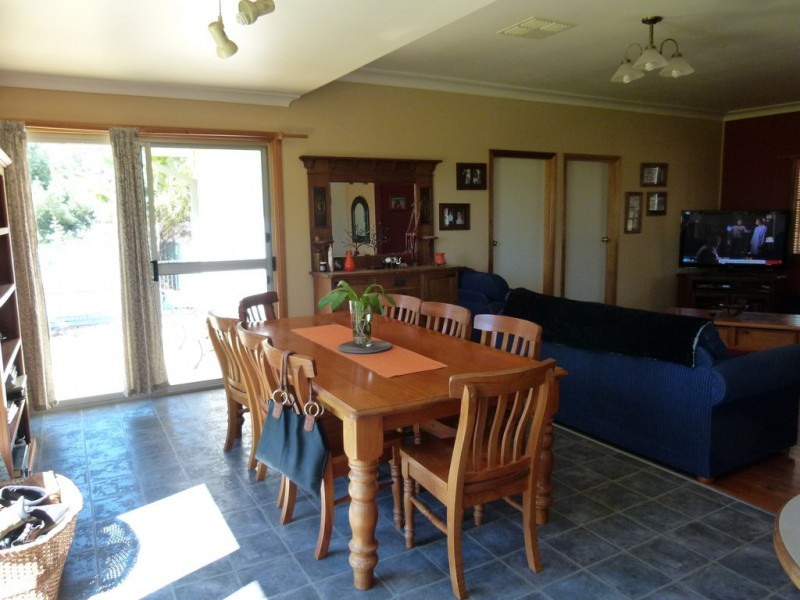 232 Bathurst Street, Forbes NSW 2871