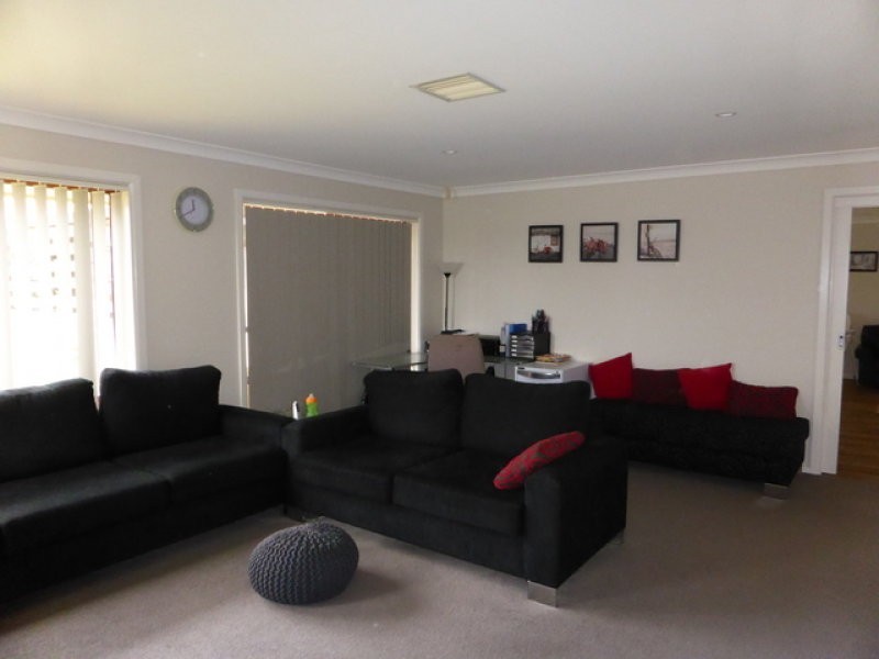 7 Banjo Place, Parkes NSW 2870