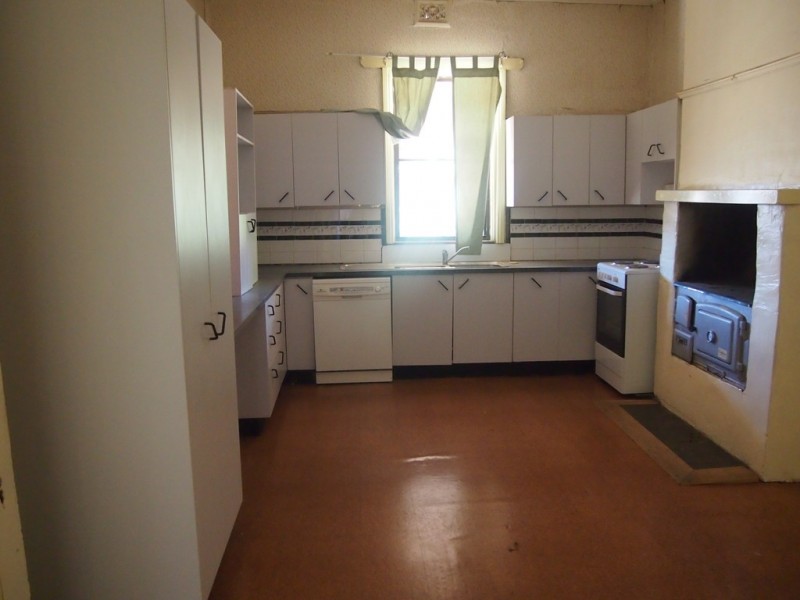 85 Clarinda, Parkes NSW 2870