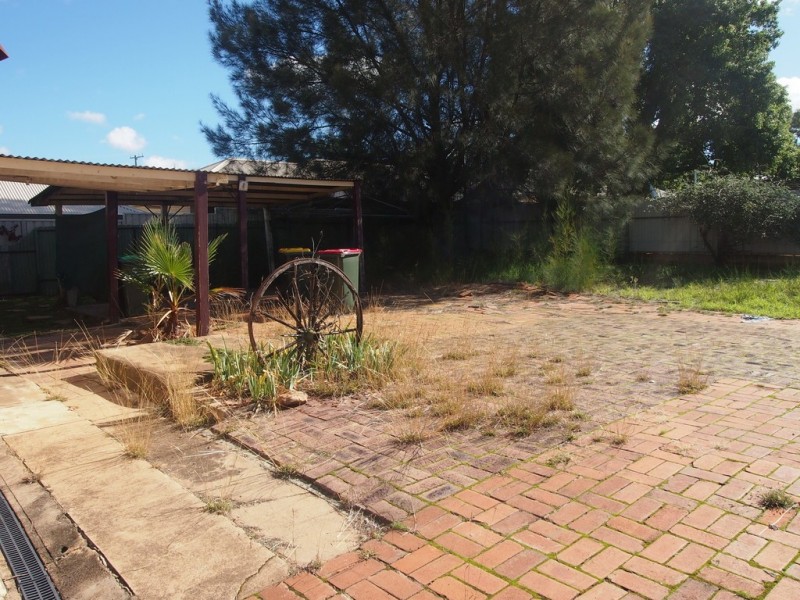 85 Clarinda, Parkes NSW 2870