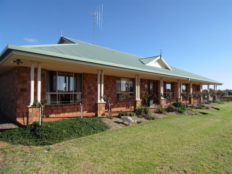 50 Noble Road, Parkes NSW 2870