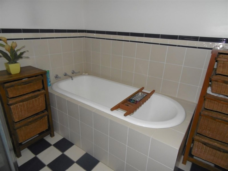 31 Elizabeth Street, Parkes NSW 2870