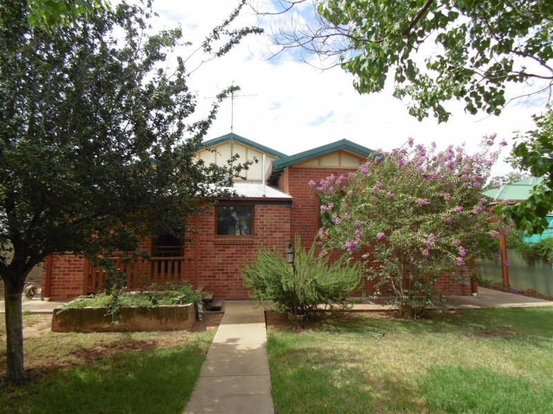 31 Elizabeth Street, Parkes NSW 2870