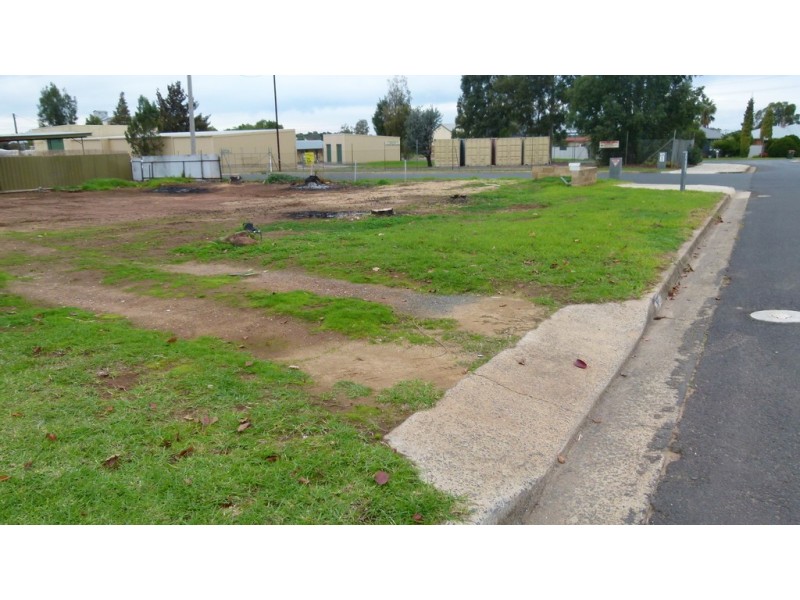 3 Barton Street, Forbes NSW 2871