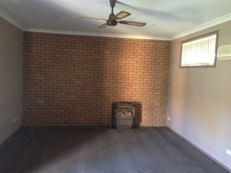 100 Close Street, Parkes NSW 2870